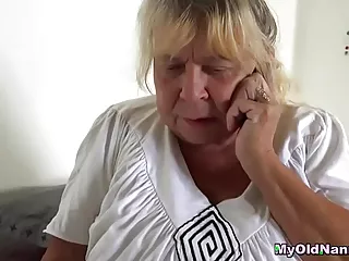 סבתא-מטפלת-אקשן לסביות/וידאו